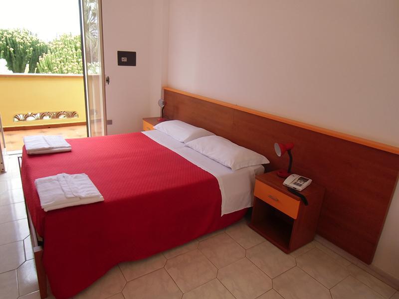 Villaggio Hotel Club Calanovellamare بيراينو الغرفة الصورة