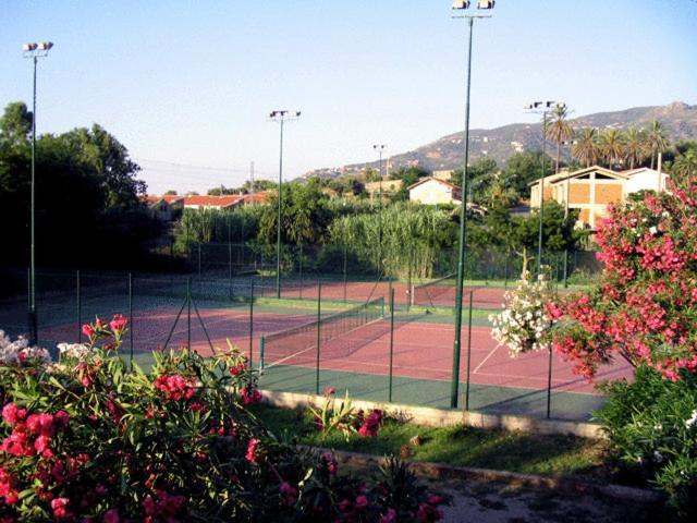 Villaggio Hotel Club Calanovellamare بيراينو المظهر الخارجي الصورة